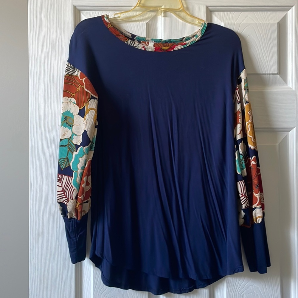 Mai Soli Floral Sleeve Top